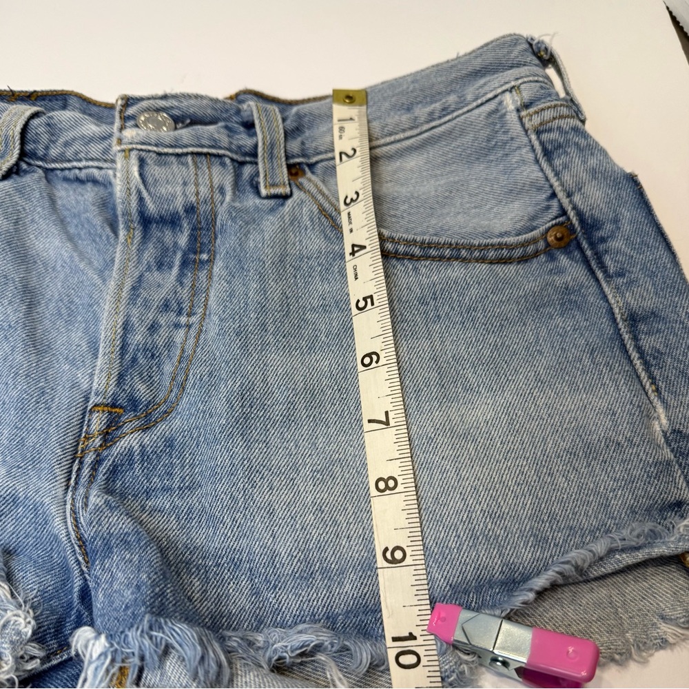 Levi's Jean Shorts Mid Rise 501 Red Tag Distressed Blue Denim Fringe Women - Picture 10 of 16